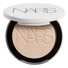 ILUMINADOR EM P&Oacute; NARS LIGHT REFLECTING POWDER
